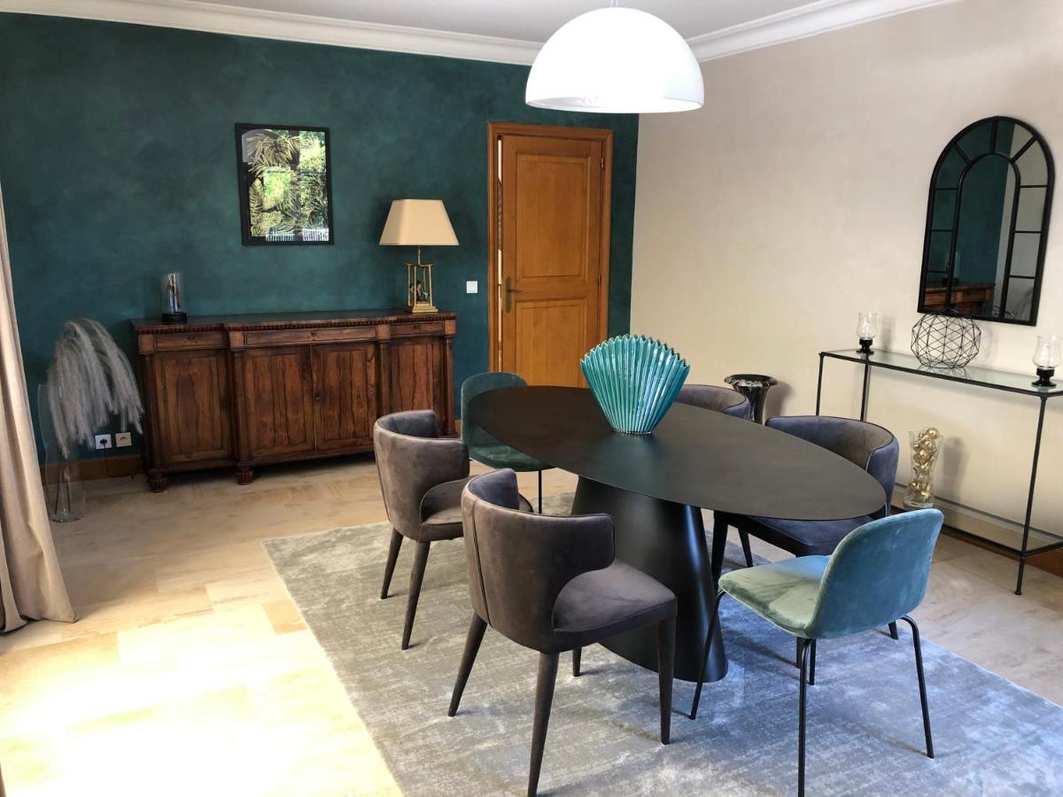 La Souveraine Saint-Genis-Laval Extérieur photo