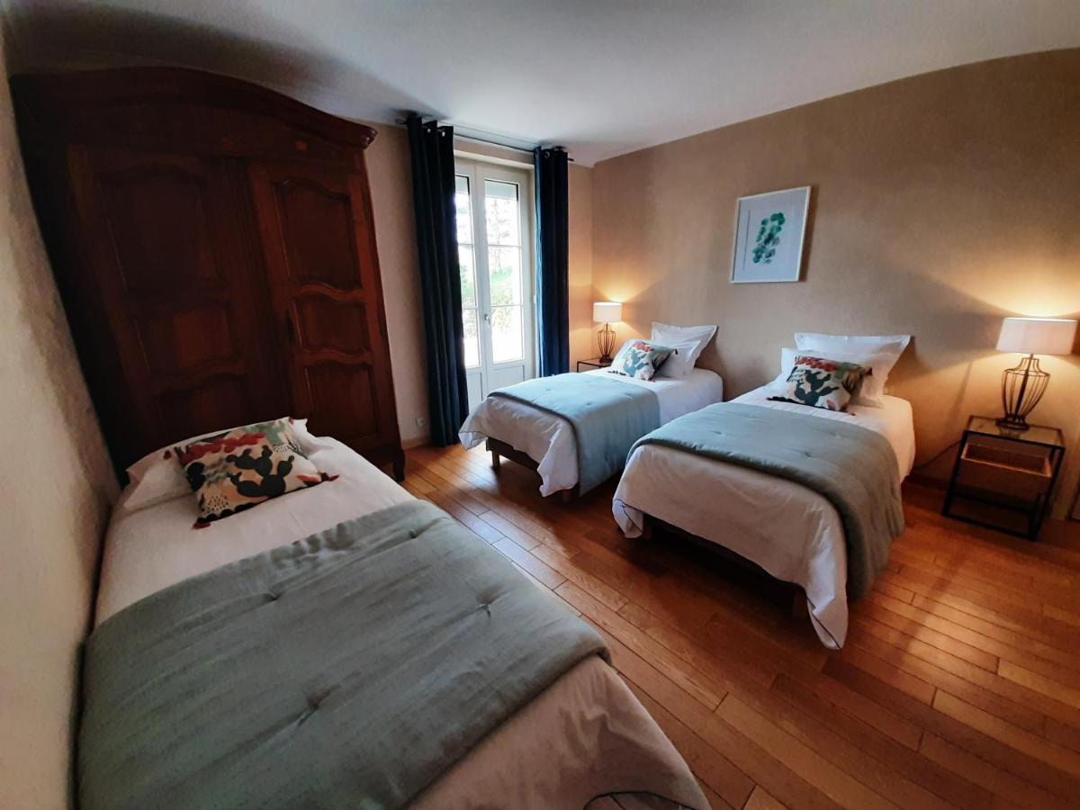 La Souveraine Saint-Genis-Laval Extérieur photo