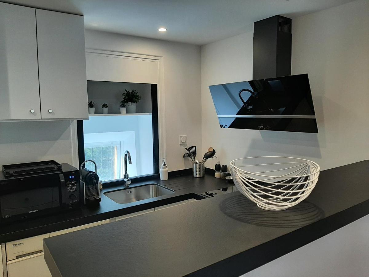 La Souveraine Saint-Genis-Laval Extérieur photo