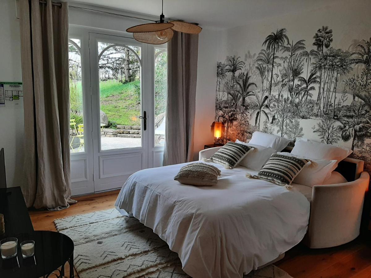 La Souveraine Saint-Genis-Laval Extérieur photo