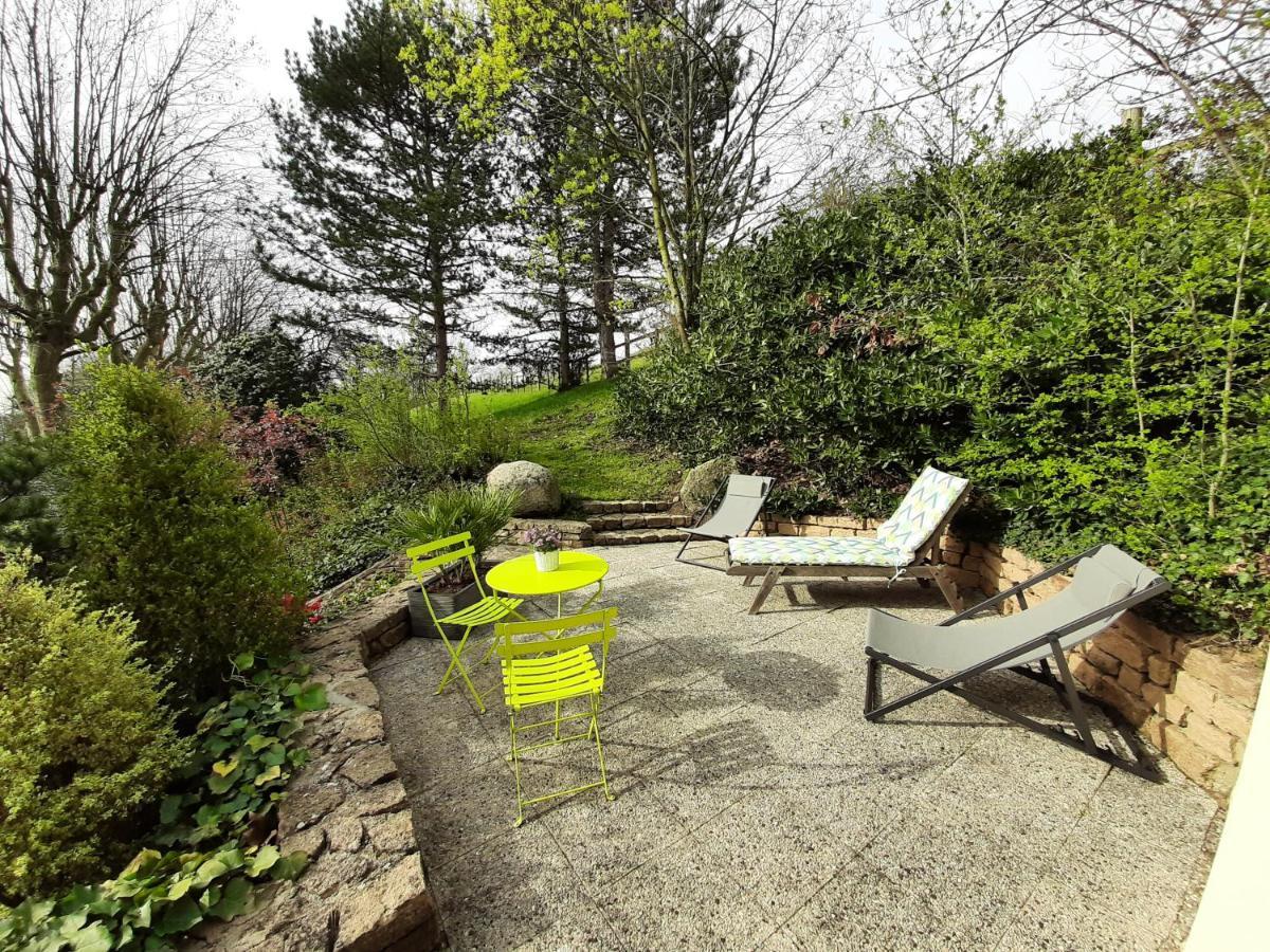 La Souveraine Saint-Genis-Laval Extérieur photo