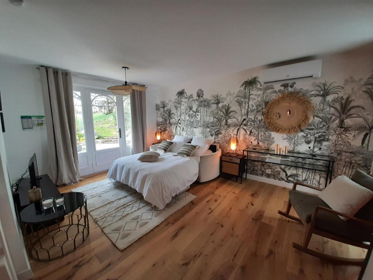 La Souveraine Saint-Genis-Laval Extérieur photo