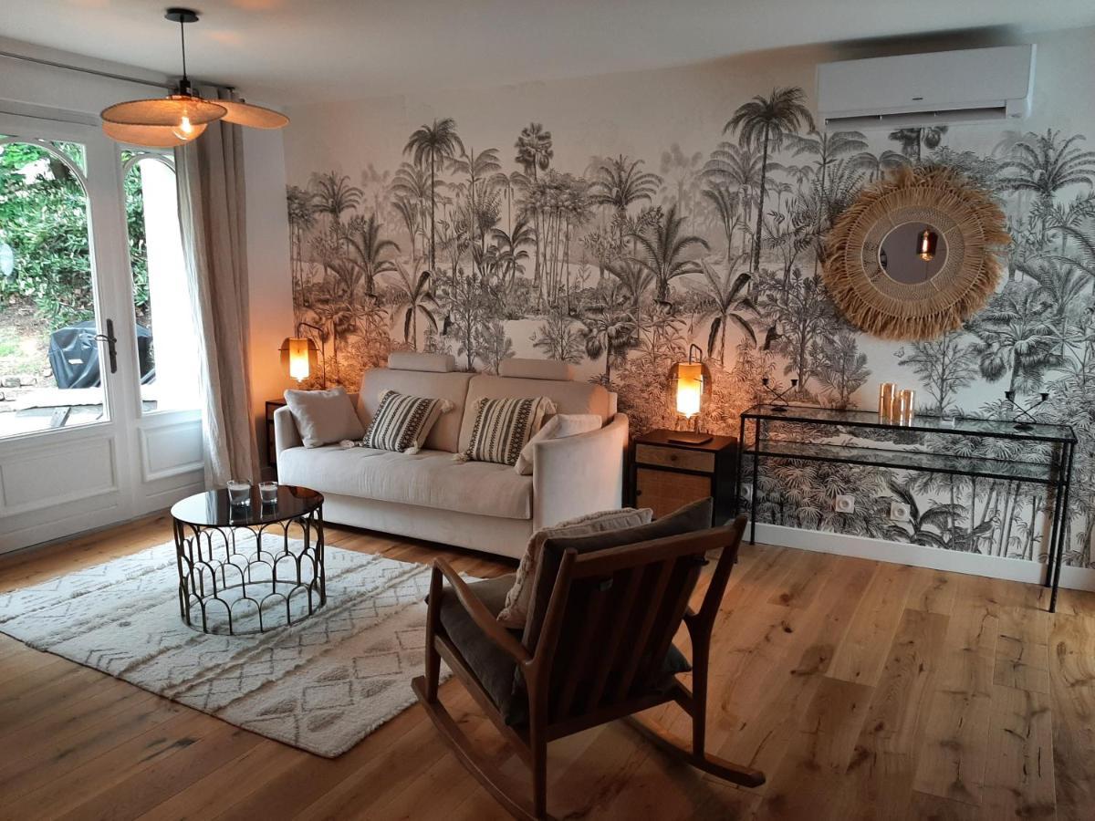 La Souveraine Saint-Genis-Laval Extérieur photo